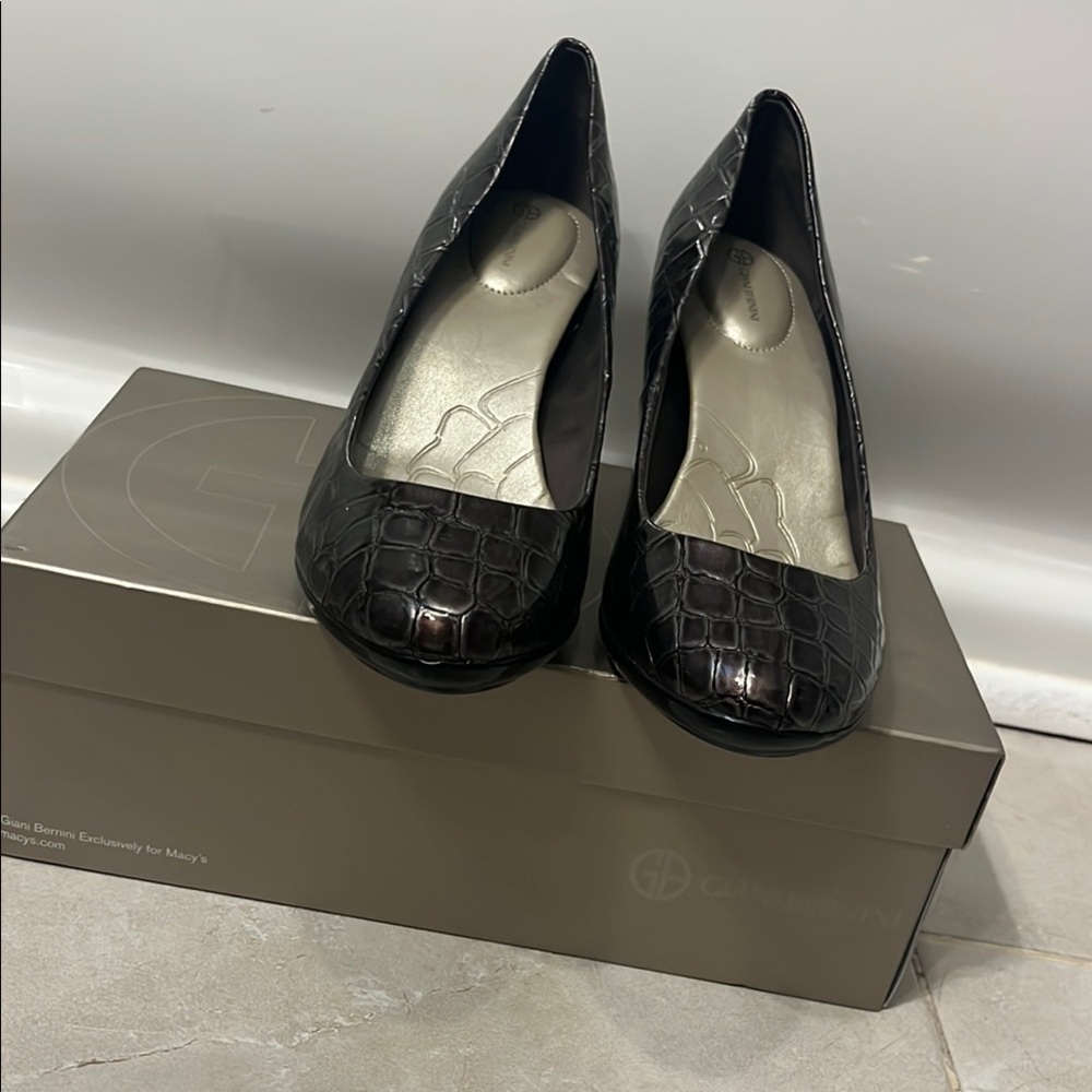 Giani Bernini Pewter (Hematite) Croc-Embossed Heels
